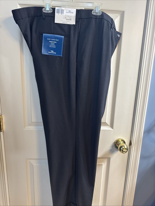 Men’s dockers 42 x 30 easy care pants pleated cuffed permanent crease dark gray