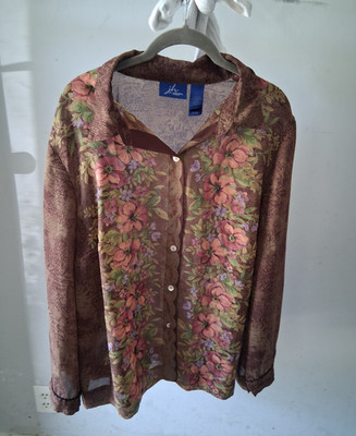 j.h. collectibles woman Women's 2 Brown Floral V-Neck Chiffon Button Blouse