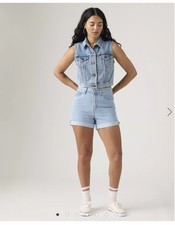 Levi s Premium 80 s Mom High Rise Shorts, Women s Size 29, Medium Wash, NWT
