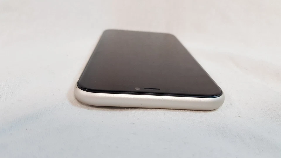 Apple iPhone 11 64GB Smart Phone Unlocked - Image 4 of 4