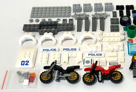 Retired &copy;2014 LEGO 60042 City Police High Speed Police Chase Complete + Extras