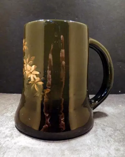 Weller First Line Dickens Ware Mug with Daisies - MINT