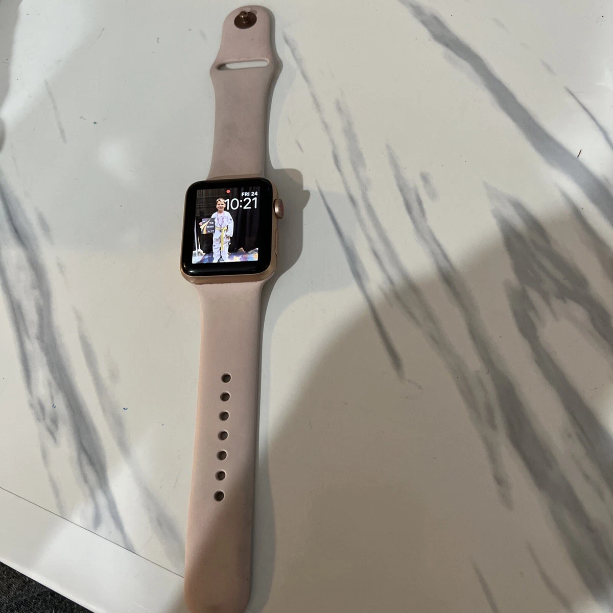 Apple Watch Series 3 GPS + Cellular 42 mm Rose Aluminum Case