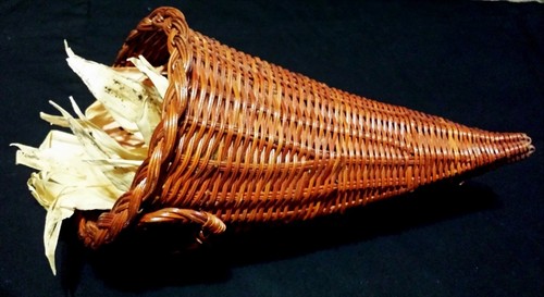 13" Wicker Cornucopia Horn of Plenty and 3 Ears of Decorative Corn - Picture 2 of 12