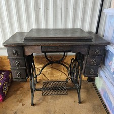 Antique Singer Treadle Sewing Machine in Oak Cabinet with Cast Iron Base — listing 6