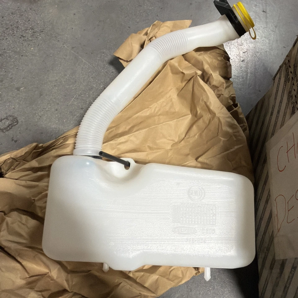 OEM Reservoir-Windshield Washer Mopar 68134379AD RAM ProMaster 1500-3500 18-23 - Image 4 of 4