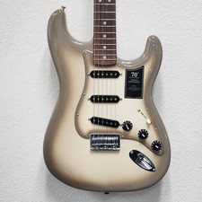 Fender 70th Anniversary Vintera II Stratocaster 2024 - Antigua