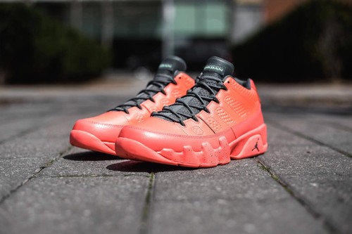 retro 9 low bright mango