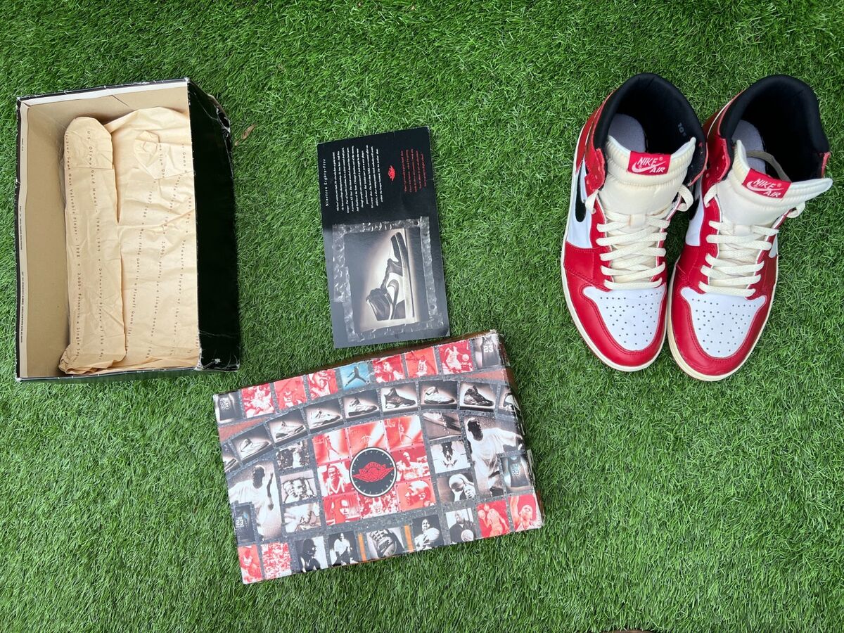 Size 10.5 - Jordan 1 Retro High Chicago 1994 (Includes box Size 10.5 - Jordan 1 Retro High Chicago 1994 (Includes box
