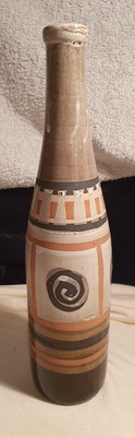 Vintage Stuart Bass. Exmoor Flaschenvase. Handbemalte Schlupfware 30 cm hoch um 1960