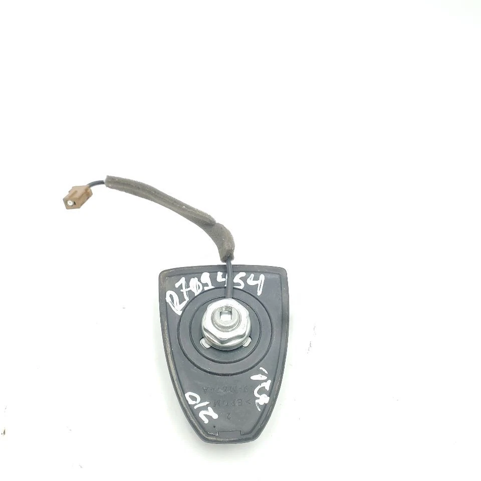 Antena de radio OEM 2012 Nissan Titan Foto 3 de 4