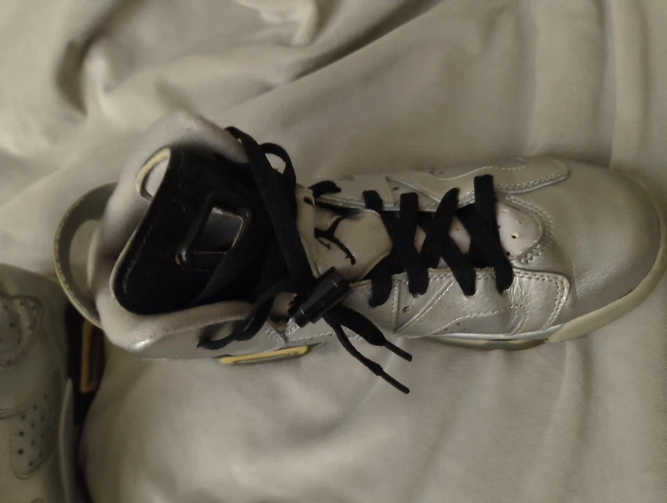 Jordan Grade School 6 años edición San Valentín plateado/rosa Foto 3 de 4