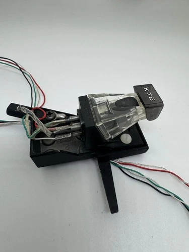 Turntable Headshell AKG P7E Cartridge AKG X7E Stylus (Non Tested)