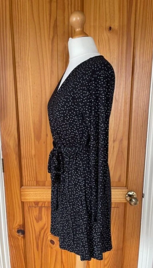 Boohoo Size 8 Black Jersey Star Pattern Long Sleeve Wrap Dress - Image 3 of 4