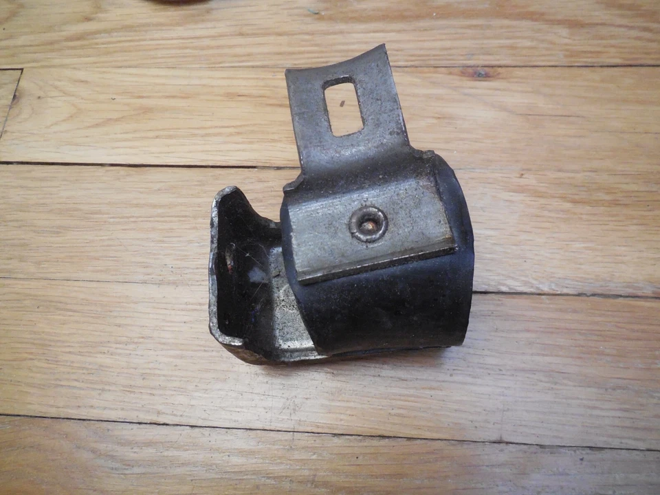 Soporte silenciador y aislador derecho Ford Galaxie 352 1966 nuevo de lote original C6az-5260-K Foto 3 de 4