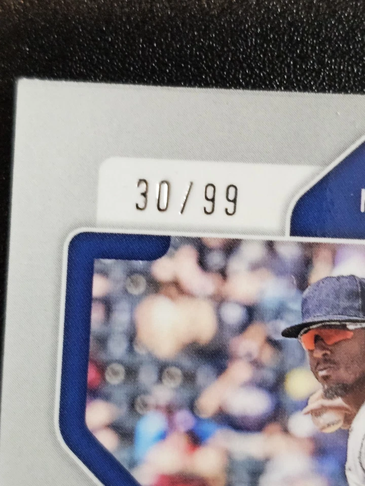 2 Ozzie Albies 2022 Panini Prizm #19 Donut Circles Prizm Cards Red /99 Blue /199 - Image 2 of 4