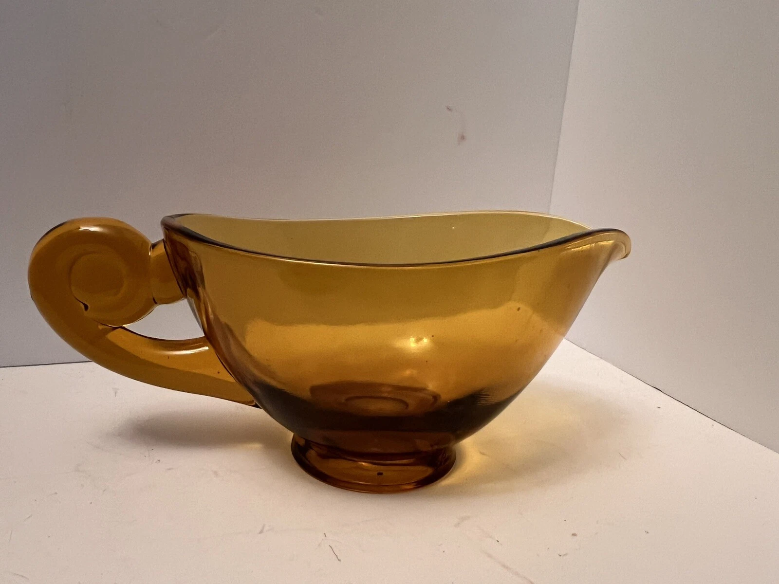 Tiara Indiana Glass Amber Sandwich Sauce Gravy Boat Vintage 7.5” X 4” X 3”
