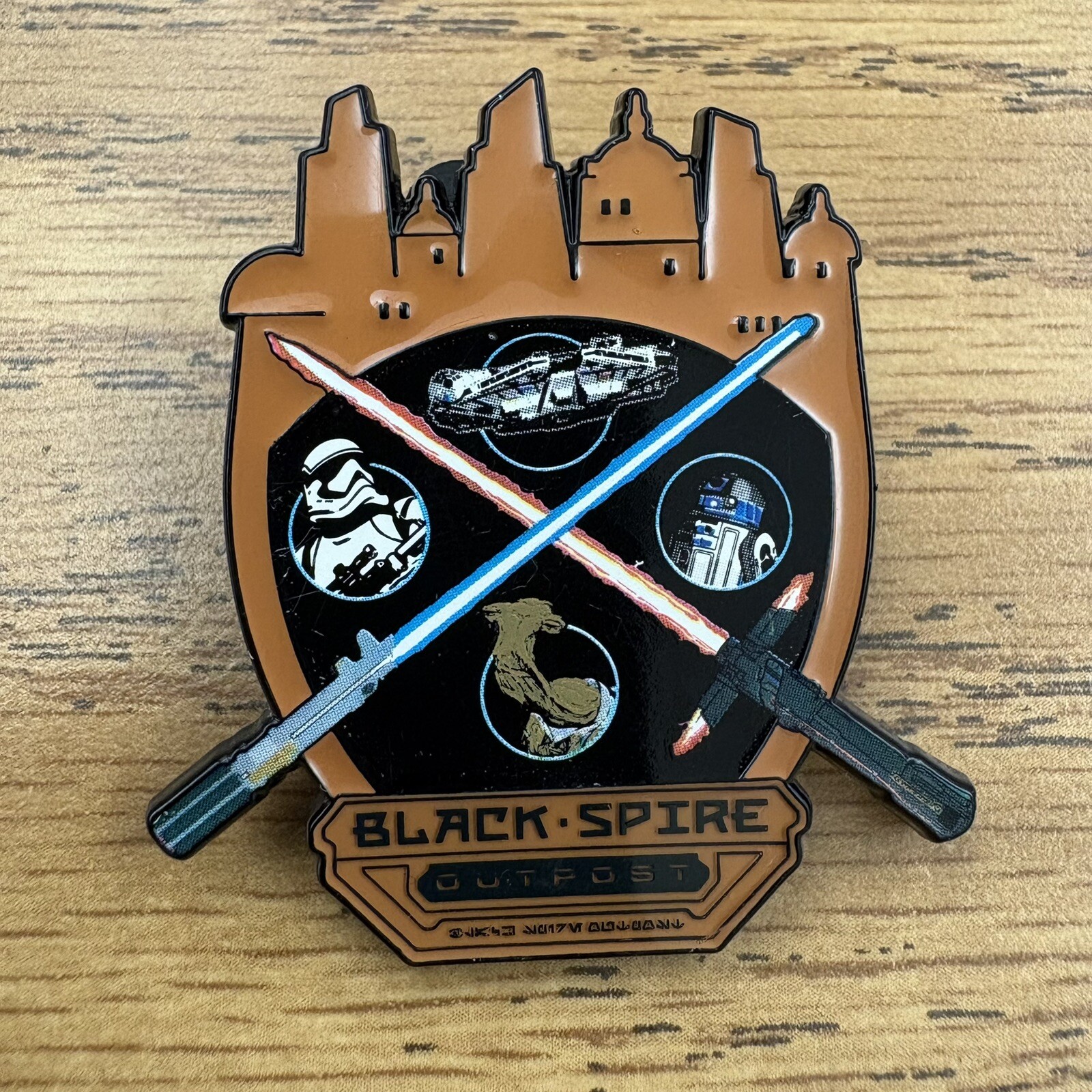Disney Pin Crossed Lightsabers Black Spire Outpost Star Wars Galaxy’s Edge 2019