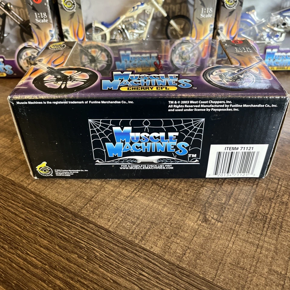 Jesse James West Coast Choppers 1/18 Muscle Machines Lote de 5. Serie 1 de colección Foto 4 de 4