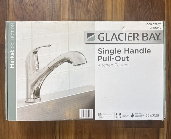 Grifo de cocina extraíble cromado con una sola manija Glacier Bay Market Collection