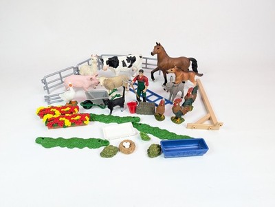 SCHLEICH Farm World Animals Lot & Red Barn #72102 Pieces - Cow Horse Pig Cat