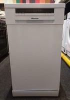 Hisense 45cm Slimline Dishwasher in white HS520E40WUK