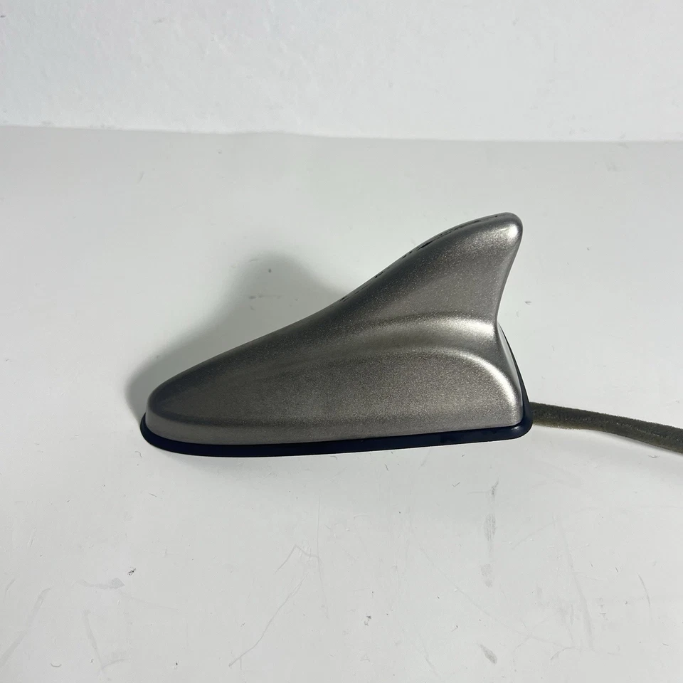 2016-2018 Hyundai Elantra Shark Fin Antenna Silver - Image 4 of 4