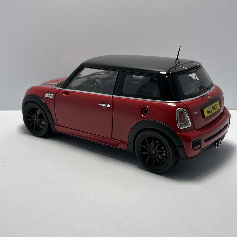 1/18 KYOSHO Mini Cooper S Red (JCW) John Cooper Works Tuning [Damaged See Pics] - Image 4 of 4