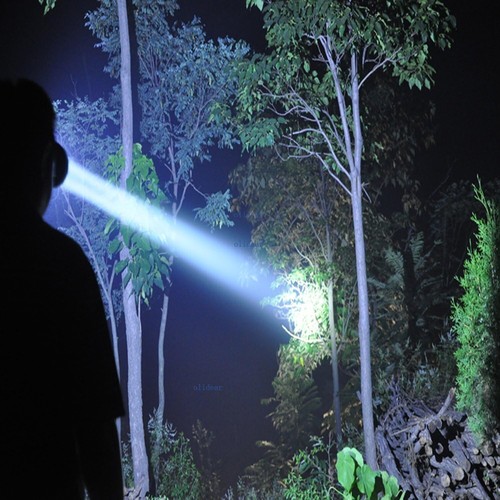 Torcia Faro LED da Esterno Ricaricabile Torcia Luminosa Faro per Campi... - Foto 7 di 9