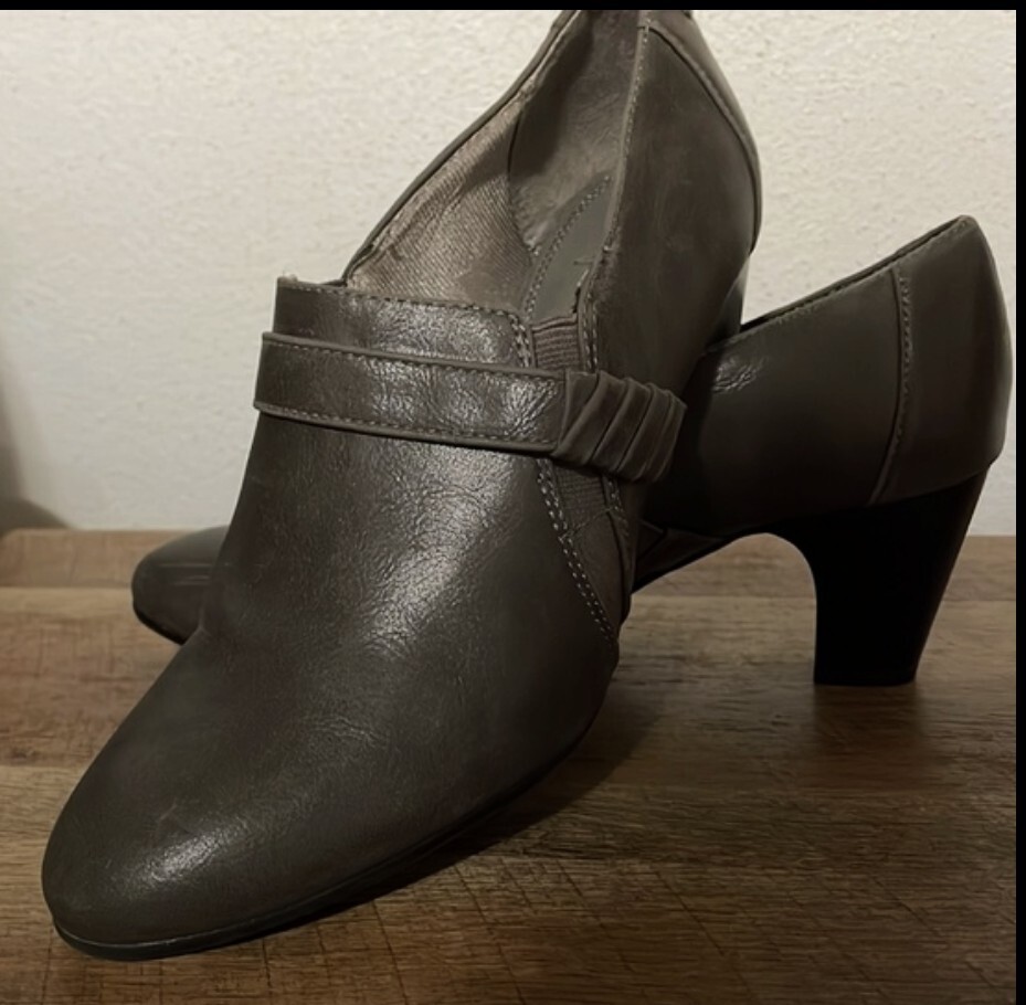 Life Stride Gray Cakes Booties Ankle Boots Block Heels Womens Size