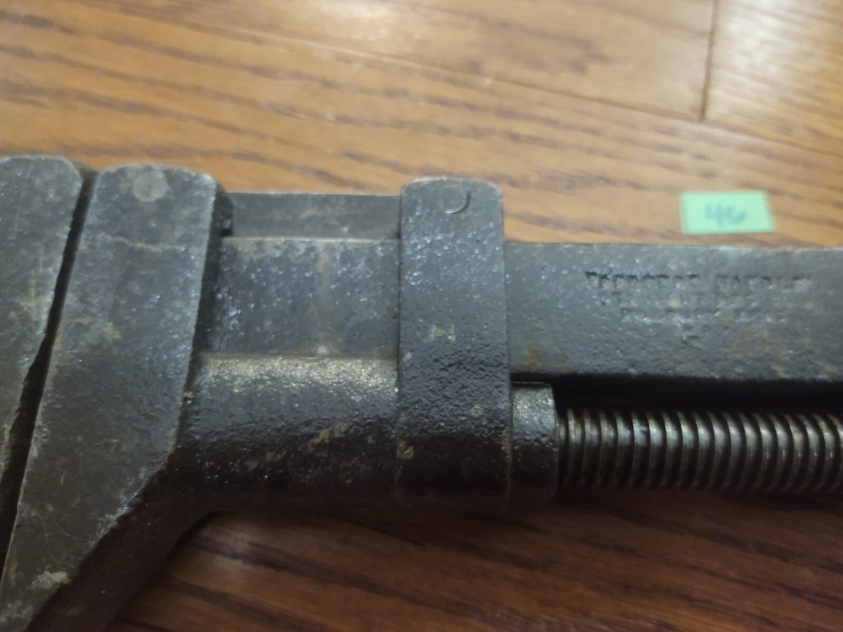 VTG Trimont MFG Co PERFECT HANDLE Wood Pipe Wrench Roxbury VTG Trimont MFG Co PERFECT HANDLE Wood Pipe Wrench Roxbury