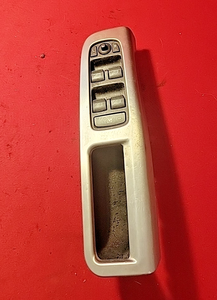 2004-2006 Volvo S40 Left Driver Side Power Window Mirror Switch 30773430