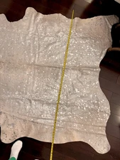 COW HIDE RUG COWHIDE SILVER BEAUTIFUL EXCELLENT CONDITION