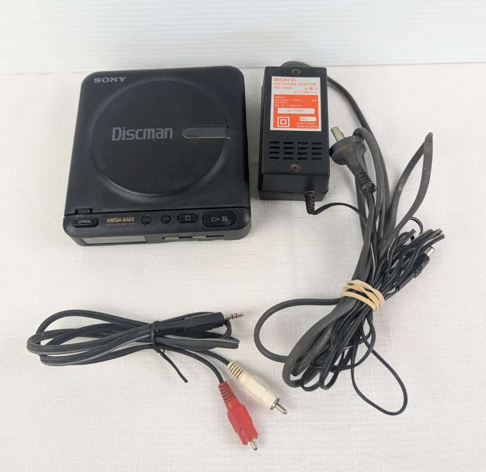 Sony Discman D-22 Portable CD Disc Player Made in Japan 1990's