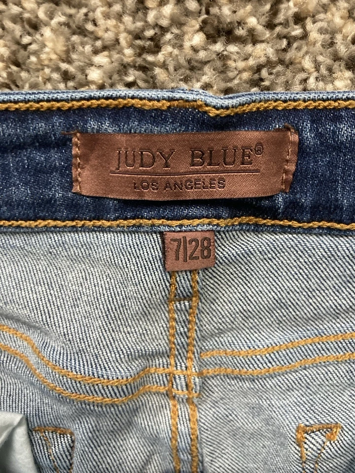 Jeans Judy Blue para mujer 7/28 azul boyfriend calce tiro medio elásticos bigotes de mezclilla Foto 4 de 4