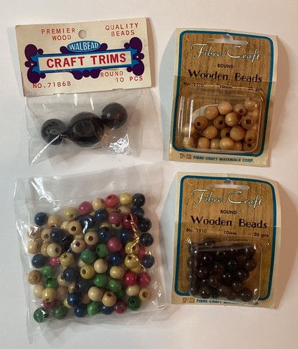 LOT OF VINTAGE WOODEN BEAD PACKAGES TANDY COLORED & FIBRE-CRAFT JAPAN & TAIWAN