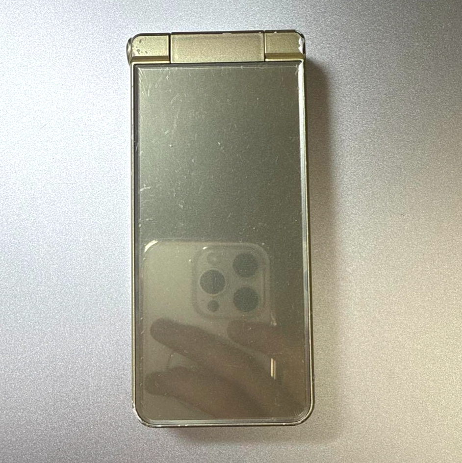 Softbank SHARP AQUOS 601SH gold SIM free Japanese flip phone JAPAN