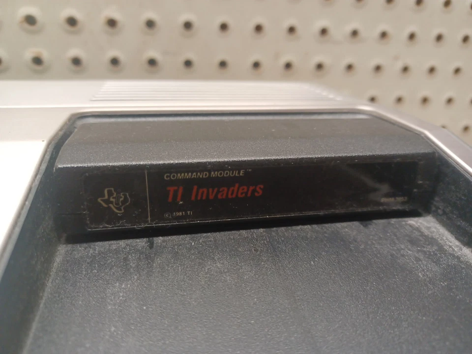 Vintage Texs Instruments TI-99/4A Home Computer W/ TI Invaders Game UNTESTED - Image 4 of 4
