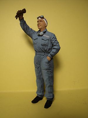 1/18 FIGURE  NINO FARINA  VROOM  PAINTED  FOR   CMC CMR GP REPLICAS MINICHAMPS