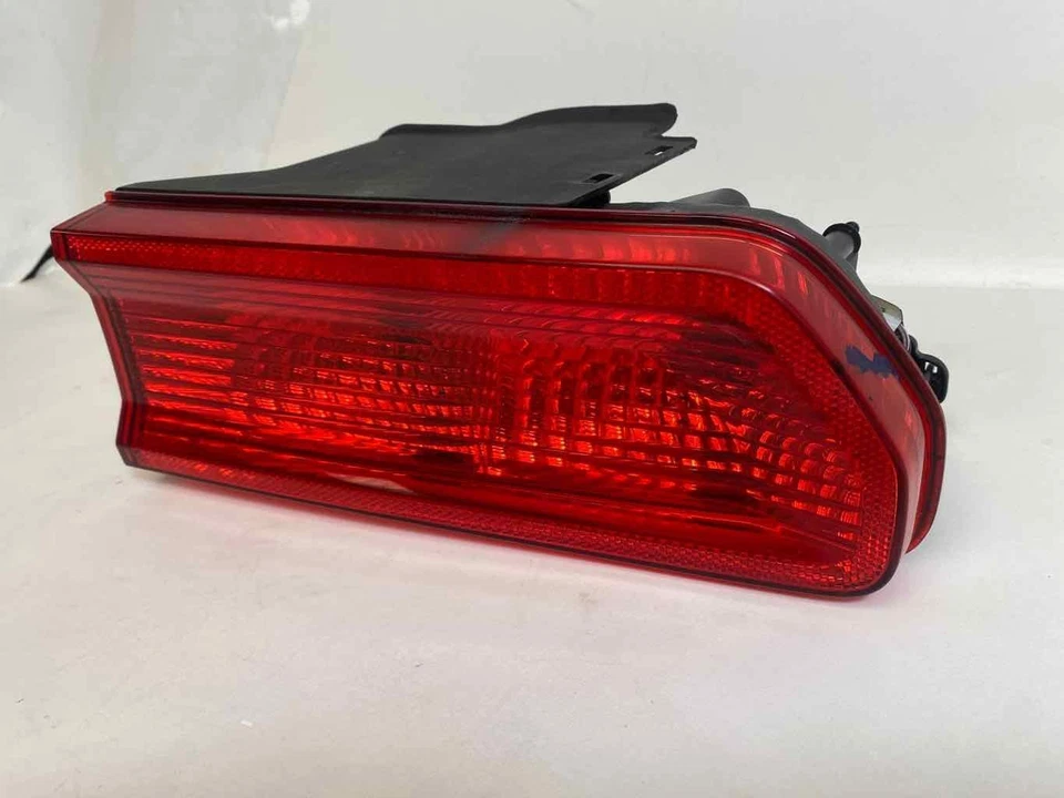 Conjunto de luces traseras de pasajero derecho ¡pestaña externa rota! Se adapta a Dodge Challenger 2008-2014 Foto 3 de 4