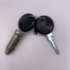 Vtg Porsche Oem Cut Key Set With Lock Cylinder 911 944 964 Original Crest Head Vtg Porsche Oem Cut Key Set With Lock Cylinder 911 944 964 Original Crest Head
