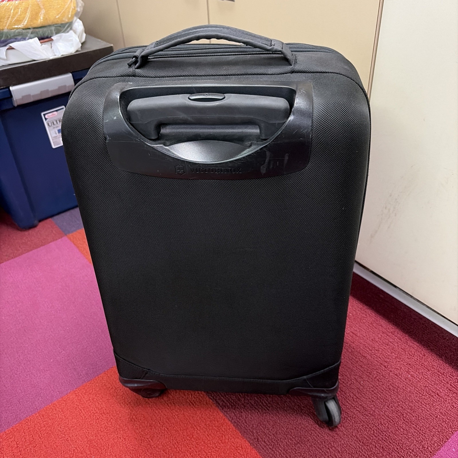 Victorinox Avolve 2.0 Softside Expandable Spinner Luggage, Black