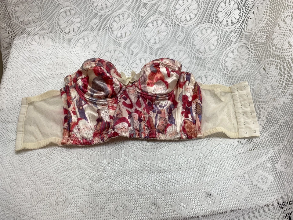 Corsé Liguero Frederick's Of Hollywood Tema Papá Noel Talla 34B Estilo 50304 Foto 3 de 4