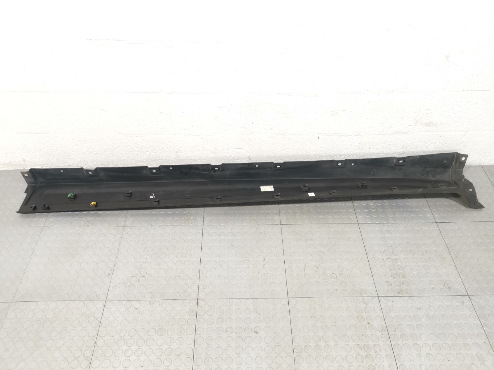 MASERATI Levante 3.0 2019 Left Driver Side Rocker Panel Molding Sideskirt OEM