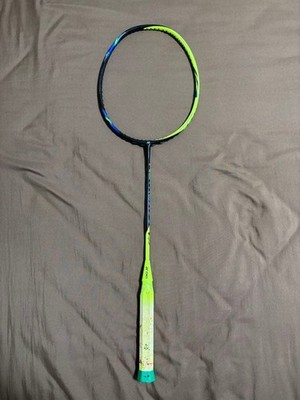 YONEX Astrox 77