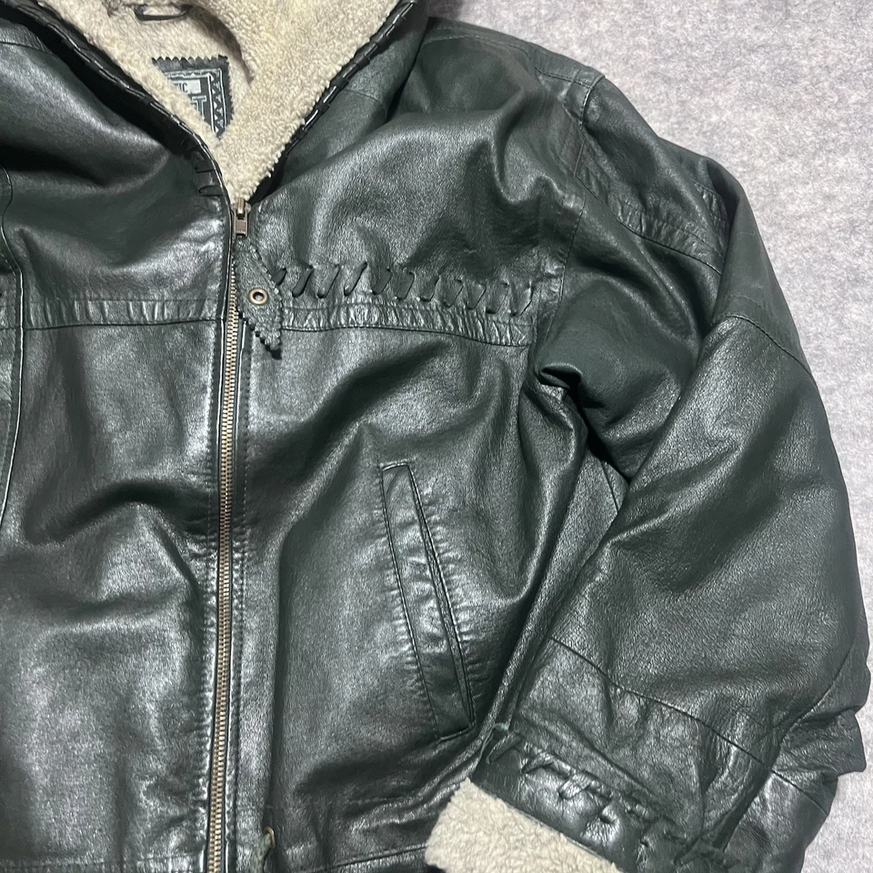 Authentic Winlit 1969 Men’s Dark Green Leather Hooded Sherpa Lined MEDIUM Jacket - Image 3 of 4