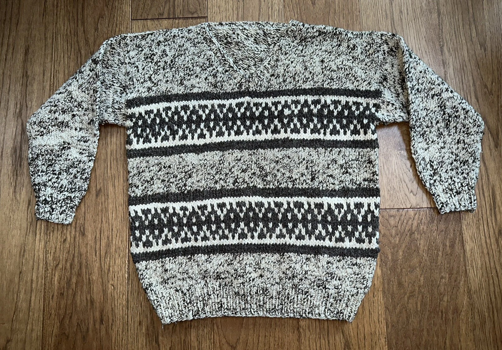 VTG Sweater Oversized Wool Hand Knit V Neck Sz L
Opens in a new window or tab