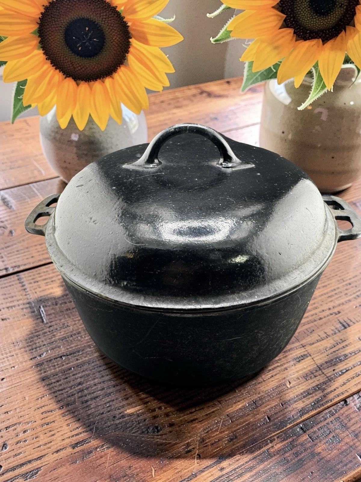 Wagner Ware Sidney Cast Iron Dutch Oven Pot & Lid #0 Round Pre-Seasoned Skillet