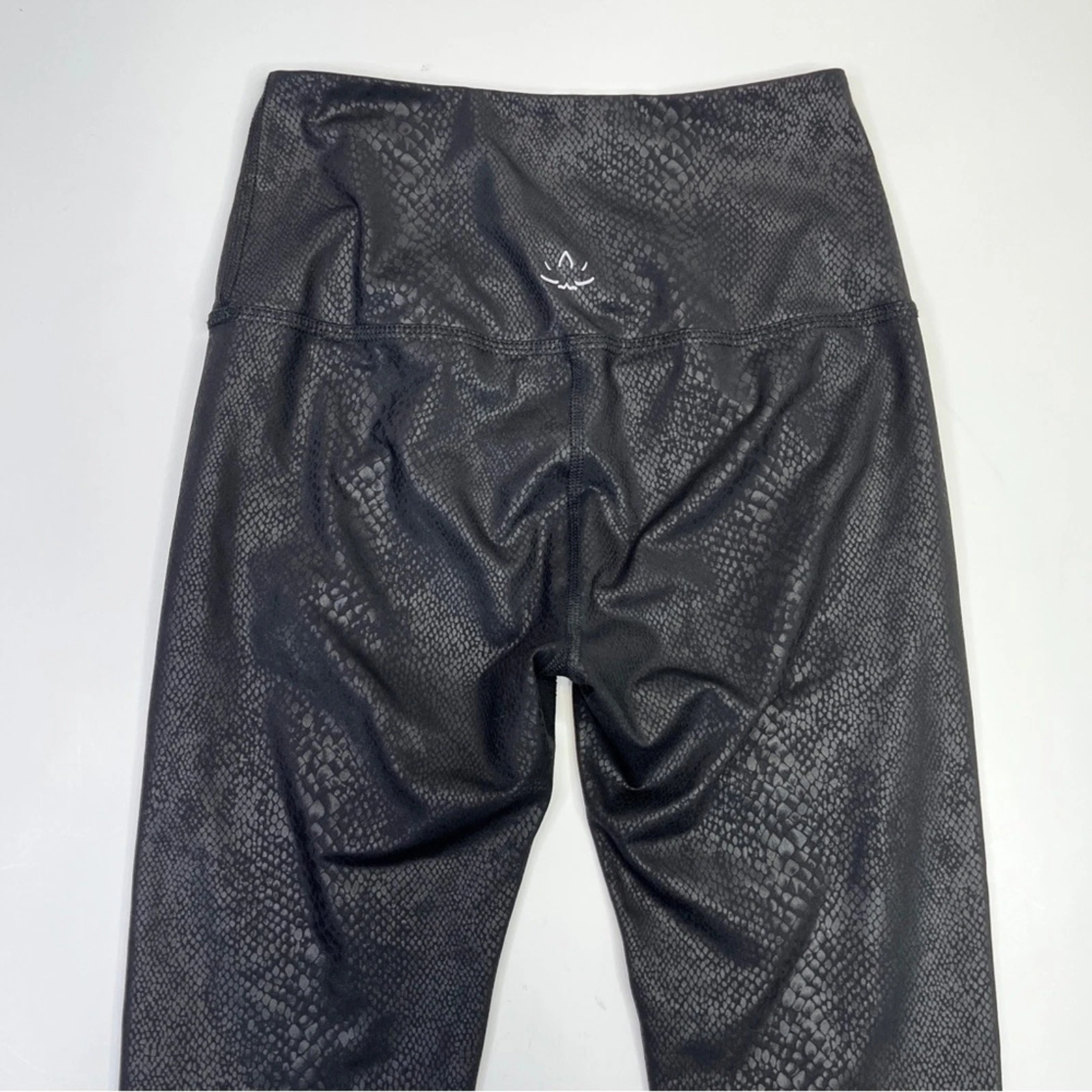 beyond-yoga faux leather animal print leggings
