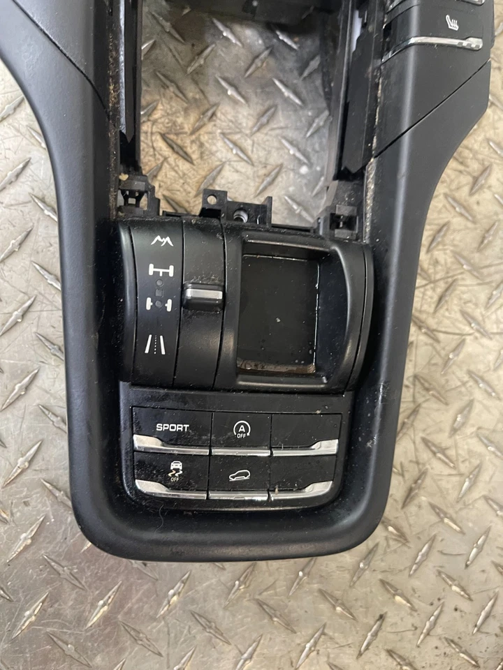 11-18 Porsche Cayenne S 958 Consola central delantera Calefacción Climatizador Foto 2 de 4